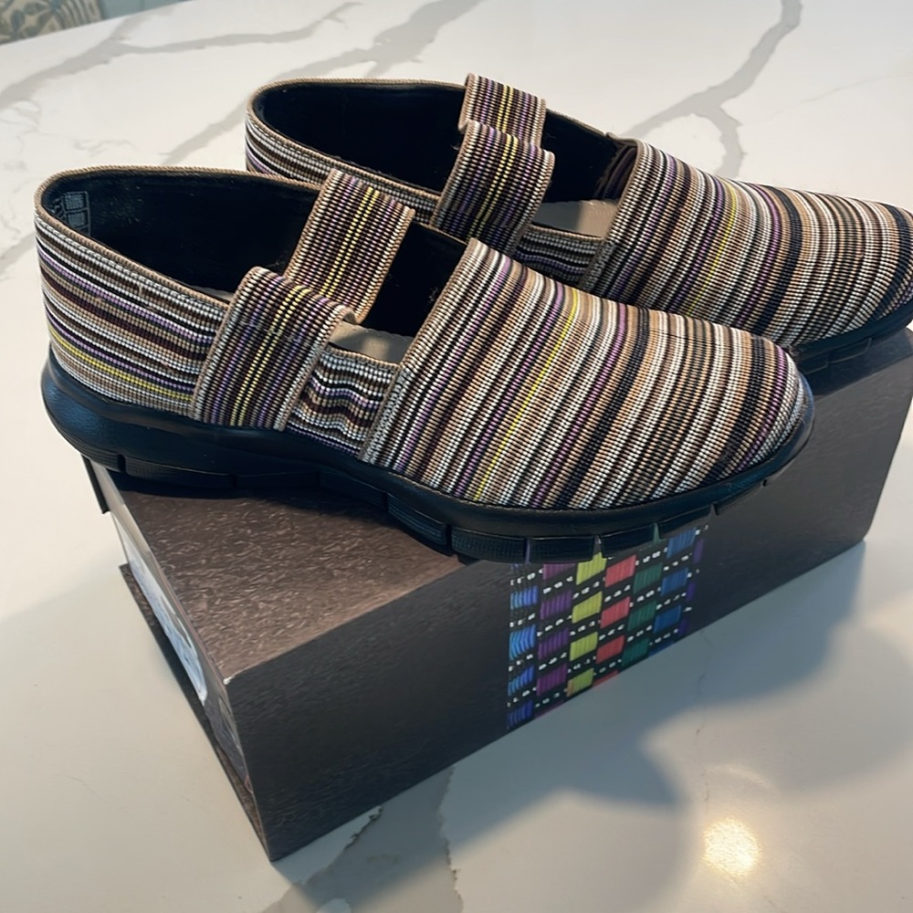 bernie mev. Striped Slip-On Loafers in Multi Color Fall Size 8
